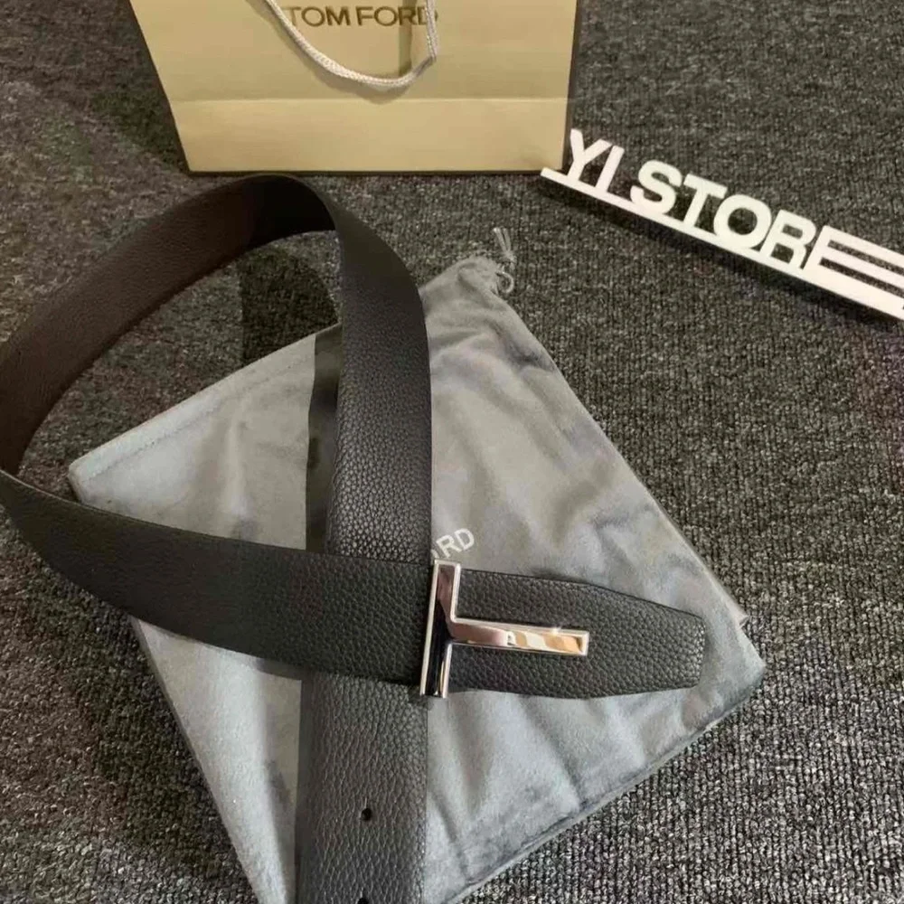 Tom Ford Black Leather Belt with Silver Buckle - Picture 3 of 4